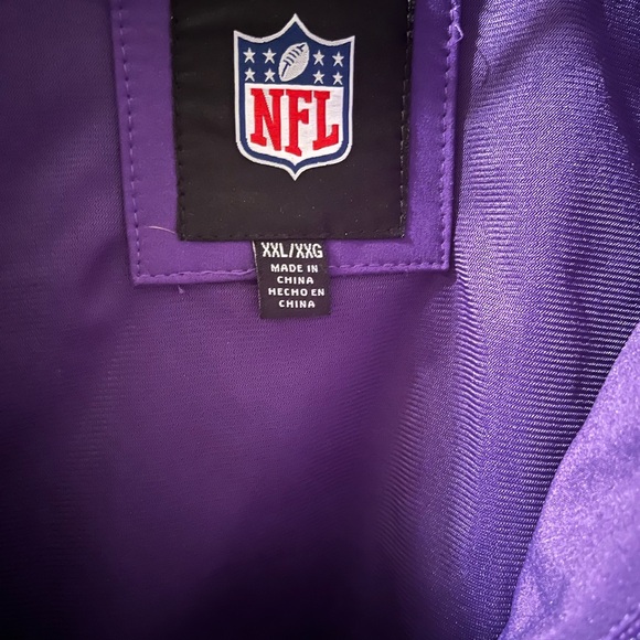 NFL Minnesota Vikings Purple Jacket with Black Label - Picture 5 of 6